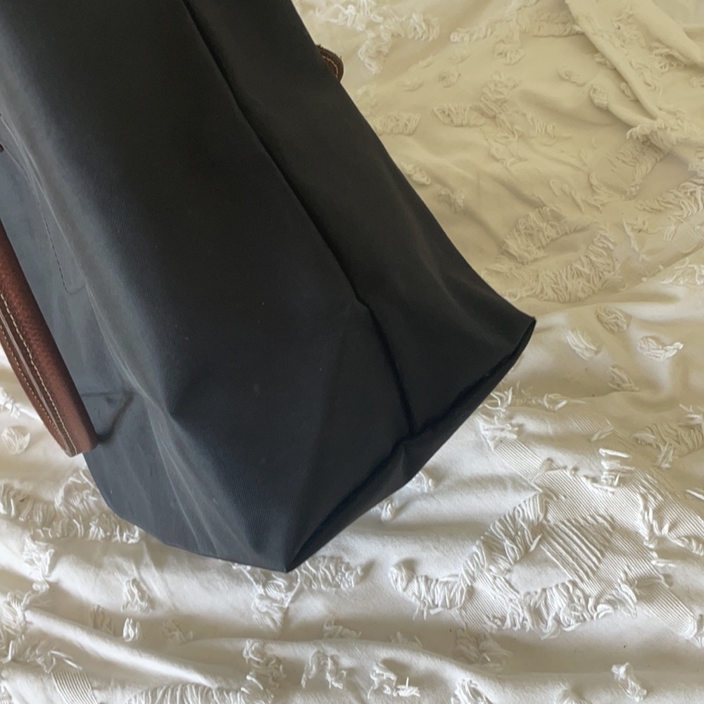 Black and tan longchamp tote - Picture 6 of 15